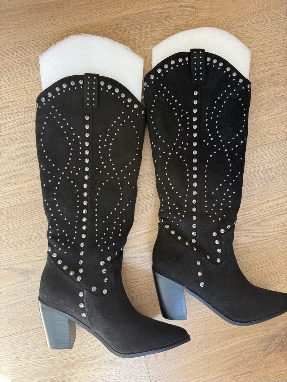 Black Studded Western Cowboy Boots Size 10 – Never Worn